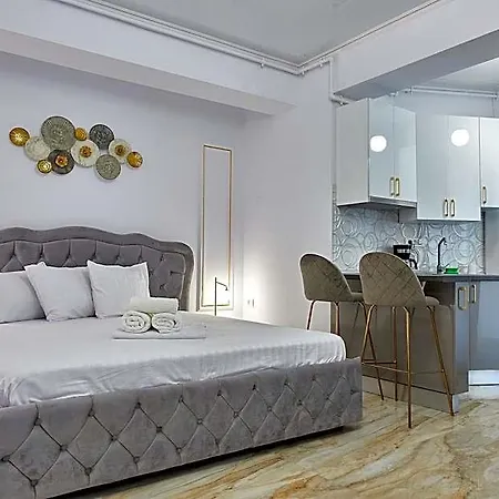 Hotel Long By R S