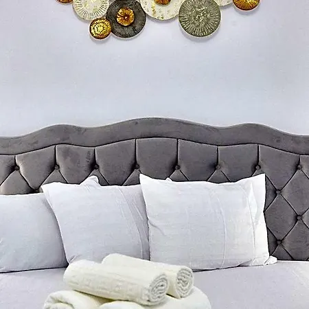 Long By R S Hotel 4*
